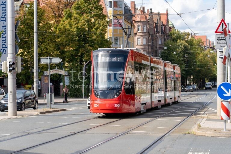 MÜNCHEN - 🚋 Trambahn entgleist am Donnerstag (23.10.2025) an Haltestelle Schwabinger Tor! Vier Verletzte - Trambahnfahrer ins Krankenhaus! 🚑