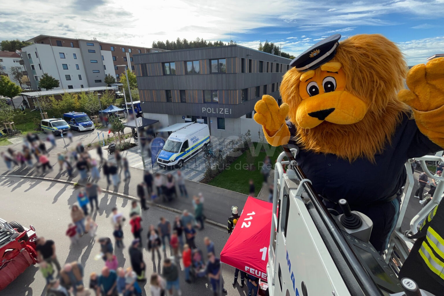 TRAUNREUT - 🚔 Polizei öffnet am Samstag (04.10.2025) ihre Tore! 4.000 Besucher beim Tag der offenen Tür - Diensthunde, Drohnen und Polizeibär Lexi! 👮