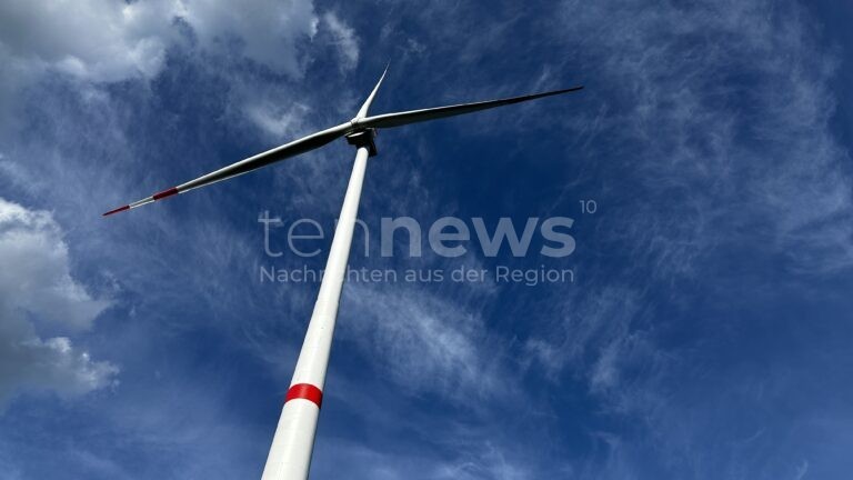 PFAFFENHOFEN - 🌱 Kampagne "Gemeinsam fossilfrei" im Herbst gestartet! Stadt will bis 2035 klimaneutral werden - Plakate werben für Energiewende! ♻