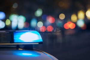 SCHWARZACH - 👀 Zwei unbekannte Männer nähern sich am Mittwoch (22.10.2025) Kindern (10, 11) in Straubinger Straße! Schüler reagieren vorbildlich! 🚨