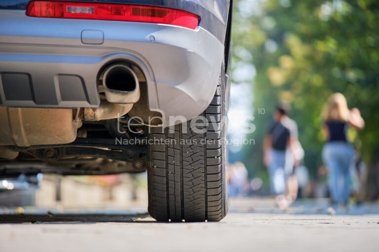 MÜNCHEN - 🚗 Aiwanger kritisiert am Dienstag (07.10.2025) scharf Pläne des Bundesumweltministeriums für höhere Kraftfahrzeugsteuer auf Verbrenner! 💰