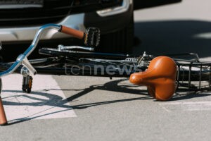 PFAFFENHOFEN - 🚴‍♀️ BMW-Fahrer übersieht Radfahrerin am Dienstag (14.10.2025) beim Abbiegen! Frau (51) schwer verletzt ins Krankenhaus! 🚑