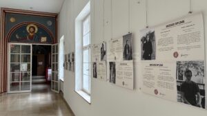 EICHSTÄTT - 📖 Ausstellung "Unissued Diplomas" ab Mittwoch (15.10.2025)! Porträts getöteter ukrainischer Studenten im Collegium Orientale! 🕯️