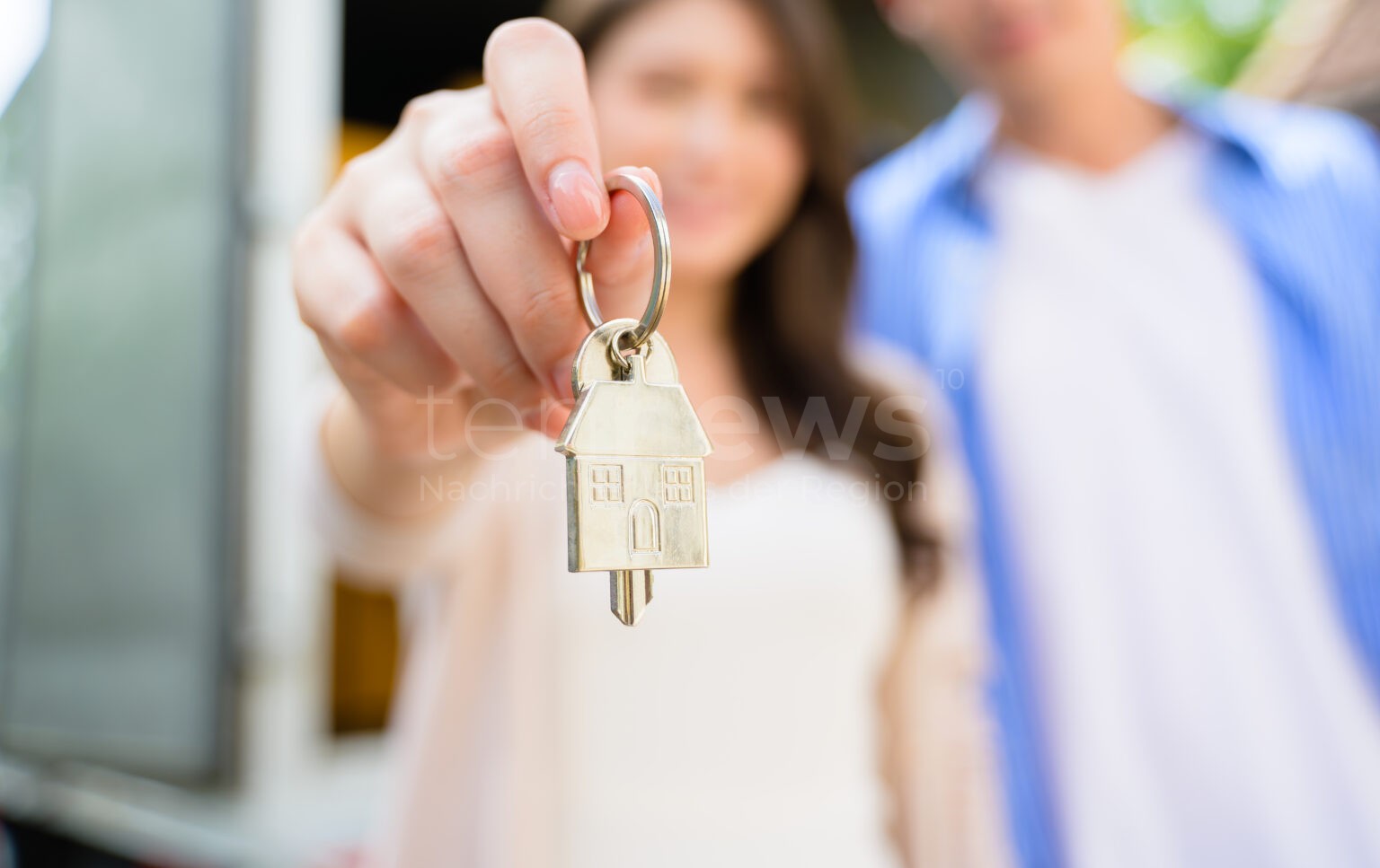 Wohnungsbetrug - 🏠 Kriminelle nutzen Wohnungsnot: Vorsicht bei Vorauszahlungen, gefälschten Verträgen und Online-Angeboten! 🚨