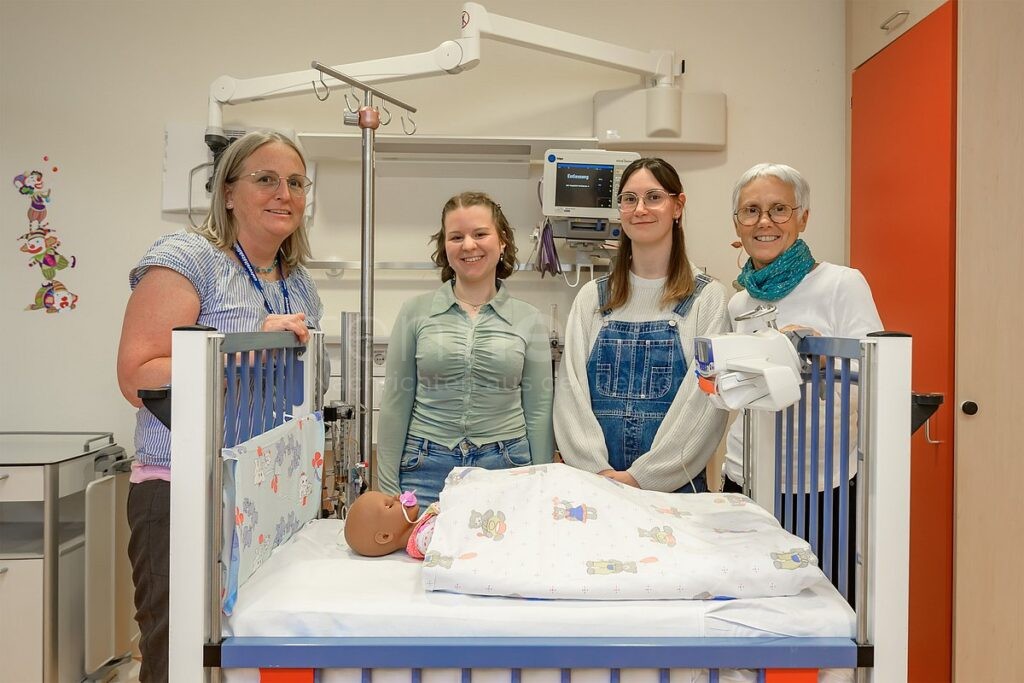 ERLANGEN - 👩‍⚕️ Neue Fortbildungsreihe am Uniklinikum: Mehr Sicherheit und Praxis für Pflegefachpersonen und MFAs in der Kinderklinik! 📚