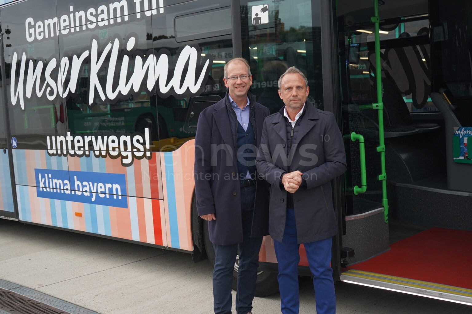 FÜRTH - 🚌 Klimaschutz auf Rädern: Glauber weiht am Mittwoch (08.10.2025) neuen Elektrobus ein! Klimastreifen-Design zeigt 144 Jahre Erderwärmung! 🌡️