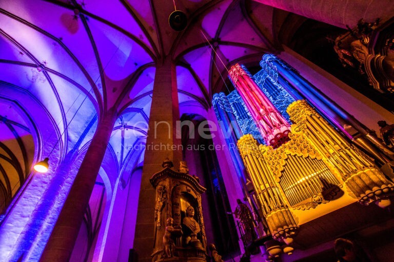 EICHSTÄTT - 🎹 Jubiläums-Konzert am Freitag (10. Oktober)! 50 Jahre Domorgel mit spektakulärer Lichtshow - Karten ab 10 Euro erhältlich! 💡