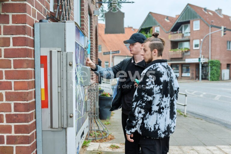 DONAUWÖRTH - Aufbruchsversuch in der Nacht auf Freitag (24.10.2025)! Täter versuchen Zigarettenautomat aufzuhebeln - wurden wohl gestört!