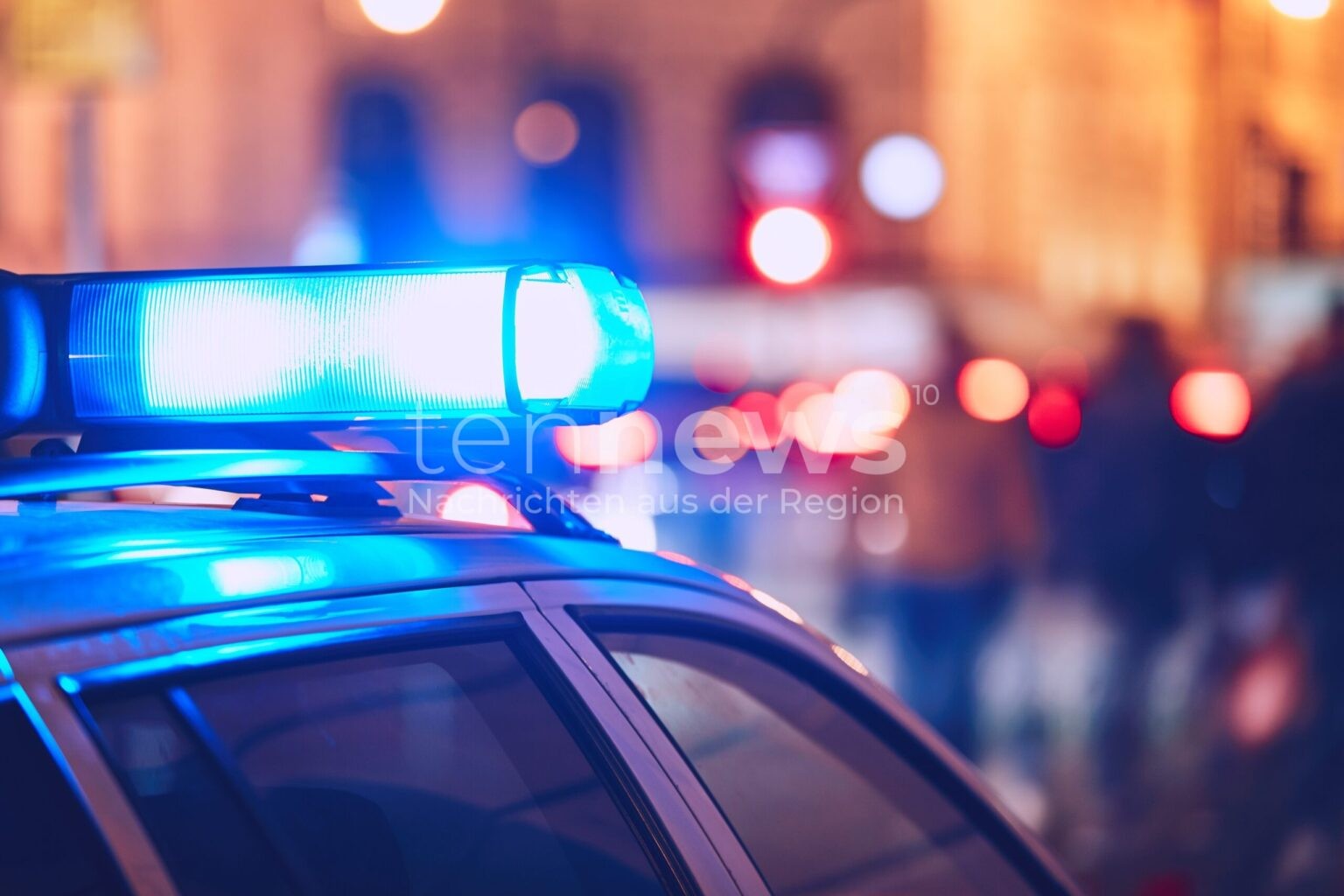 INGOLSTADT - 🚶 Betrunkener Fußgänger am Mittwoch (08.10.2025) auf A9! Mann mit 1,6 Promille orientierungslos unterwegs - Polizei bringt ihn weg! 🚔