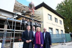 NÜRNBERG - 🏗️ Richtfest am Mittwoch (15.10.2025) für Lern- und Begegnungsort! Zeppelintribüne wird bis 2030 zum begehbaren Exponat umgebaut! 🏛️