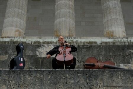 REGENSBURG - 🎵 Quadrofonische Rauminszenierung am 18. und 19. Oktober in der Minoritenkirche! Live-Performance mit Violoncello und Santûr! 🎨