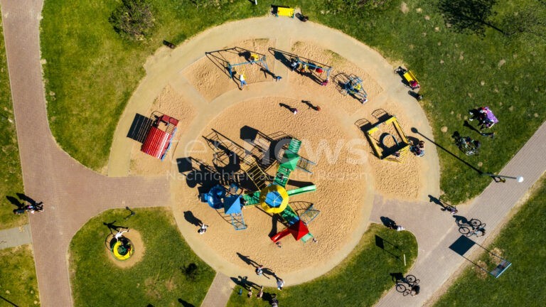 BAMBERG - 🎠 Spielplatz Föhrenstraße bekommt ab Montag (13.10.2025) neue Geräte! Kletteranlage und Holztürme - Sperrung vom bis Mitte November! 🏗