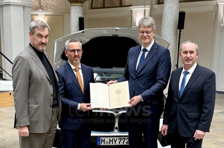 MÜNCHEN / BERLIN - 💧 BMW erhält 273 Millionen Euro für Wasserstoff-Projekt! Aiwanger kündigt zusätzlich 35 Millionen für H2-Lastwagen an! ⚡