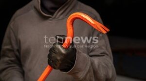 REICHERTSHAUSEN - 🚨 Einbruch in Tankstelle in der Nacht auf Mittwoch (12.11.2025)! Zwei Täter flüchten nach Alarm - 10.000 Euro Schaden! 🔧