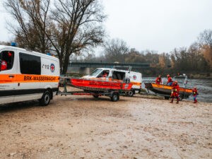VOHBURG AN DER DONAU - 🚤 Großübung der Wasserwacht am Sonntag (09.11.2025)! 75 Einsatzkräfte proben Rettung nach Boot-Havarie auf der Donau! 🚑