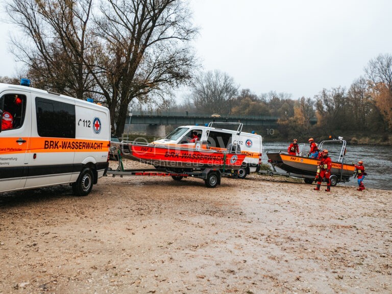 VOHBURG AN DER DONAU - 🚤 Großübung der Wasserwacht am Sonntag (09.11.2025)! 75 Einsatzkräfte proben Rettung nach Boot-Havarie auf der Donau! 🚑