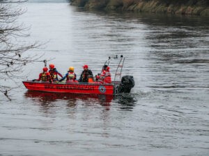 VOHBURG AN DER DONAU - 🚤 Großübung der Wasserwacht am Sonntag (09.11.2025)! 75 Einsatzkräfte proben Rettung nach Boot-Havarie auf der Donau! 🚑