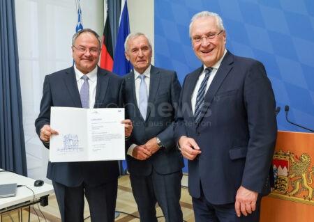 MÜNCHEN - 🏆 Herrmann verleiht am Mittwoch (26.11.2025) Joseph-Ströbl-Preis! SPIEGEL-Journalist und Forscher für Verkehrssicherheit ausgezeichnet! 🚦