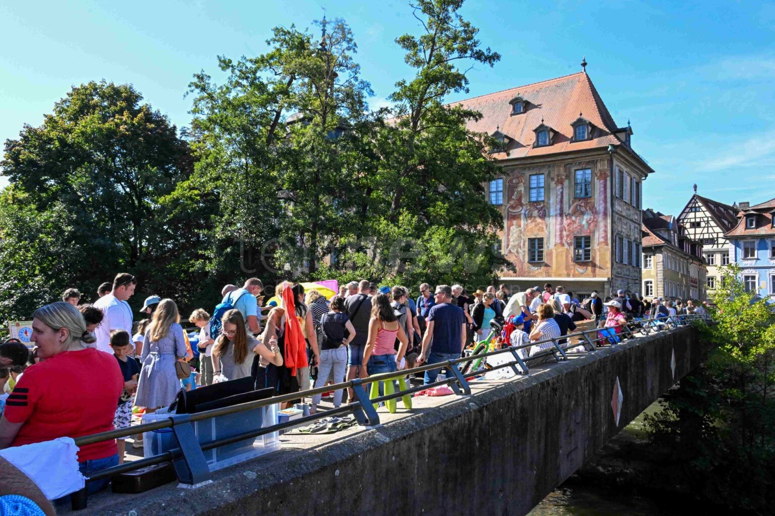 BAMBERG - 🎯 Rekord-Jahr für Jugendarbeit 2025! 1.616 Ferienplätze gebucht, 2.200 digitale Pässe verkauft und 361 Kids beim Flohmarkt! 🎪