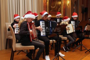 PFAFFENHOFEN AN DER ILM - 🎵 Benefizkonzert Donnerstag (04.12.2025) um 17:30 Uhr! Musikschule spielt im Rathaus für guten Zweck - freier Eintritt! 💝