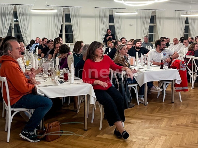 SCHEYERN - 🏊 BRK Kreiswasserwacht feiert am Samstag (15.11.2025) erfolgreiches Jahr! 37 Einsätze und 3.400 Mitglieder in sechs Ortsgruppen! 🚑
