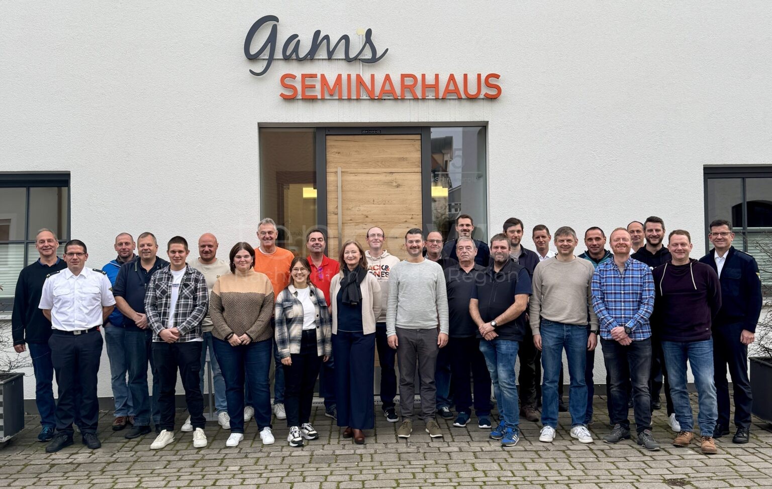 Feuerwehr-Führungskräfte tagen in Beilngries: - tennews BEILNGRIES - 🚒 Feuerwehr-Führungskräfte tagen in Beilngries! Neues Schutzkonzept und Ausbildungsreform für Ingolstädter Feuerwehr! 👨🚒