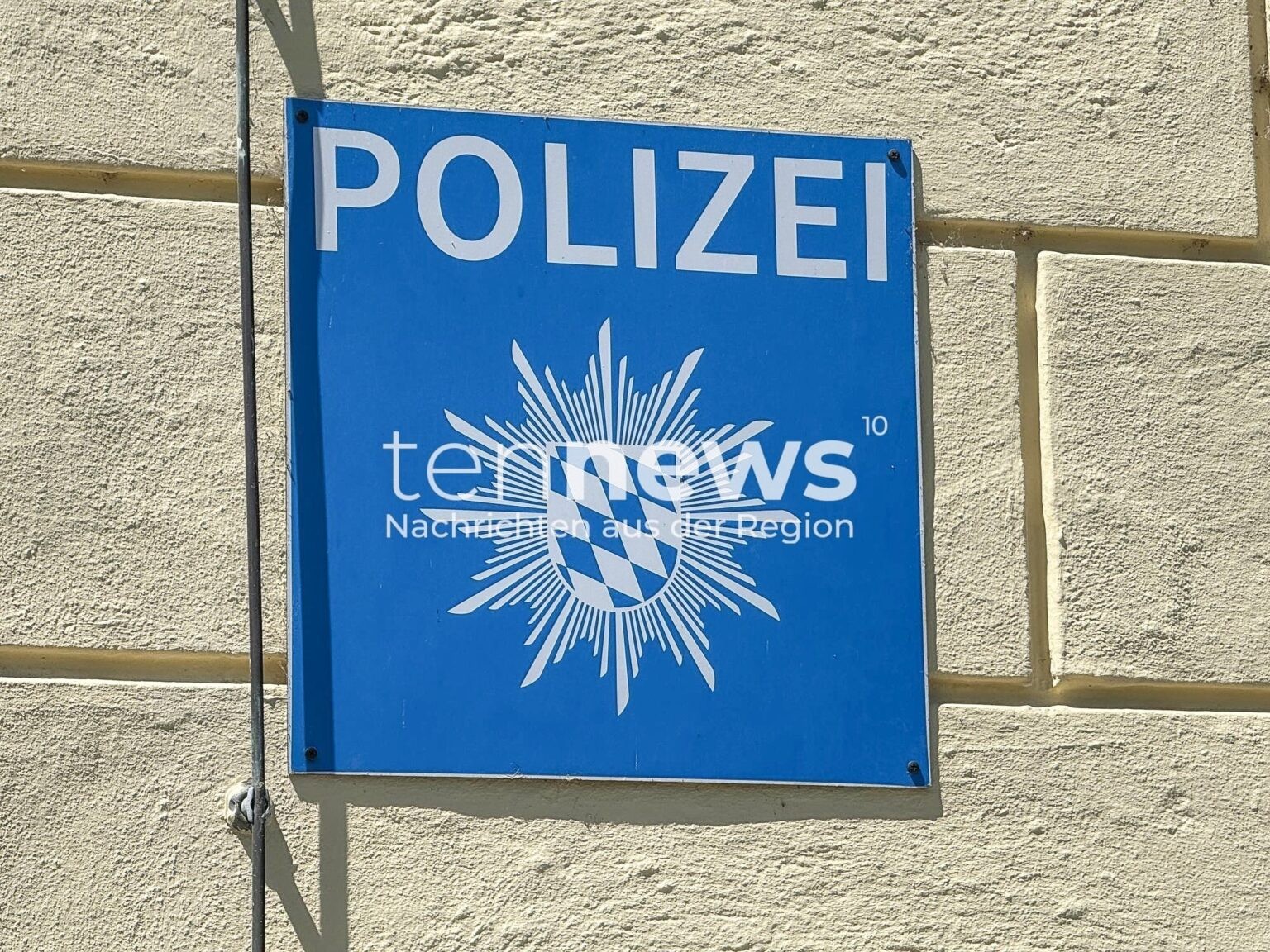 Dreister Goldschmuck-Diebstahl: Falscher Ankäufer bestiehlt Seniorin (84) - tennews REICHERTSHOFEN - 💍 Dreister Goldschmuck-Diebstahl am Donnerstag (06.11.2025)! Falsche Ankäufer bestehlen Seniorin (84) um 2.000 Euro! 🚗