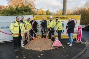 BAD KISSINGEN - 🌐 Spatenstich für Glasfaserausbau am Donnerstag (30.10.2025)! Mehr als 7.000 Haushalte erhalten schnelles Internet - Arbeiten bis Ende 2026! 💻