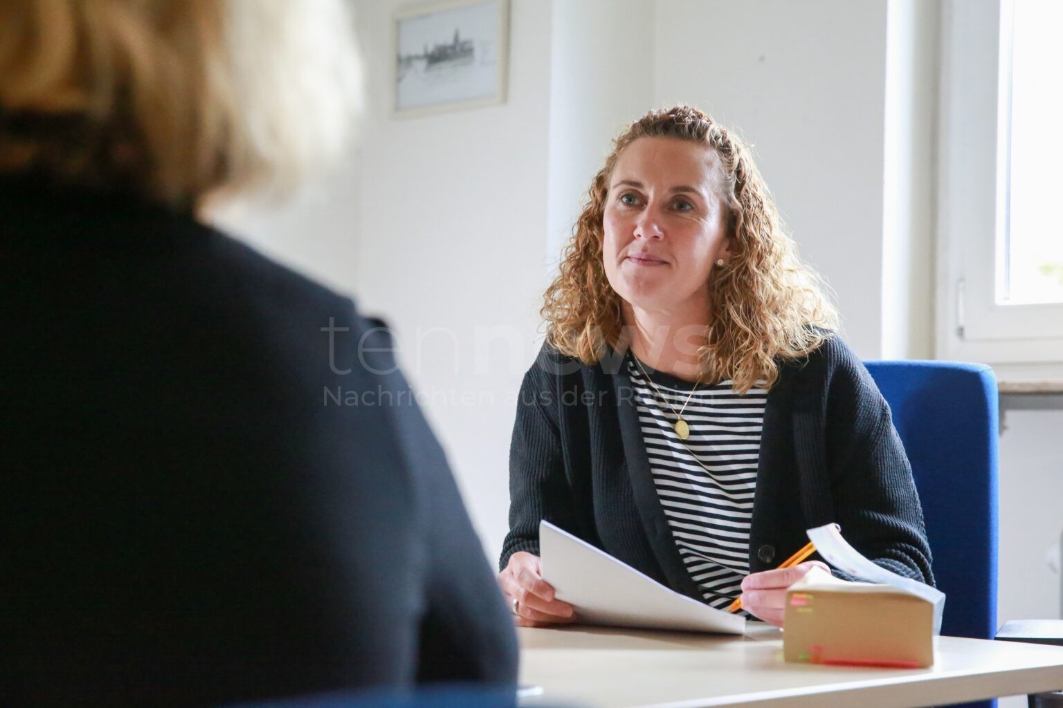 Dramatische Armut in Nürnberg: Alleinerziehende Yasmin (36) kann kein Kinderbett kaufen - tennews NÜRNBERG - 💔 Dramatische Armut: Yasmin (36) kann kein Kinderbett kaufen! Stadtmission bittet um Spenden für "Erste Hilfe gegen Armut"! 🤝