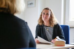 NÜRNBERG - 💔 Dramatische Armut: Yasmin (36) kann kein Kinderbett kaufen! Stadtmission bittet um Spenden für "Erste Hilfe gegen Armut"! 🤝