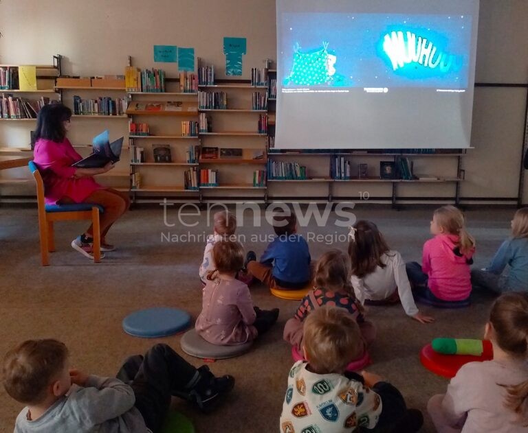 PFAFFENHOFEN AN DER ILM - 📚 Bilderbuchkino am Freitag (21.11.2025) zum Vorlesetag! Ehrenamtliche verzaubern Kinder mit Geschichten über mutige Ritter! 🐉