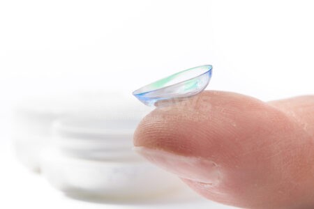 👁️ R+V warnt: Kontaktlinsen bei Erkältung können zu schweren Hornhautentzündungen führen! Besser zur Brille greifen! 🤧