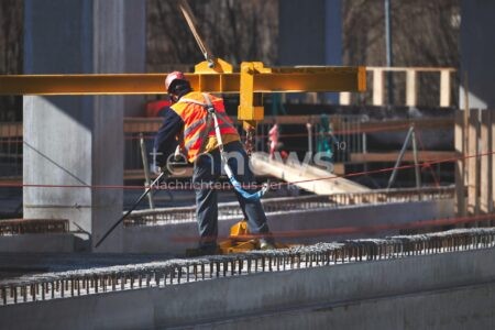 AUGSBURG - 🚂 Bauarbeiten in der Nacht auf Mittwoch (19.11.2025)! Zugausfälle zwischen Mering und Augsburg-Oberhausen nachts! 🔧