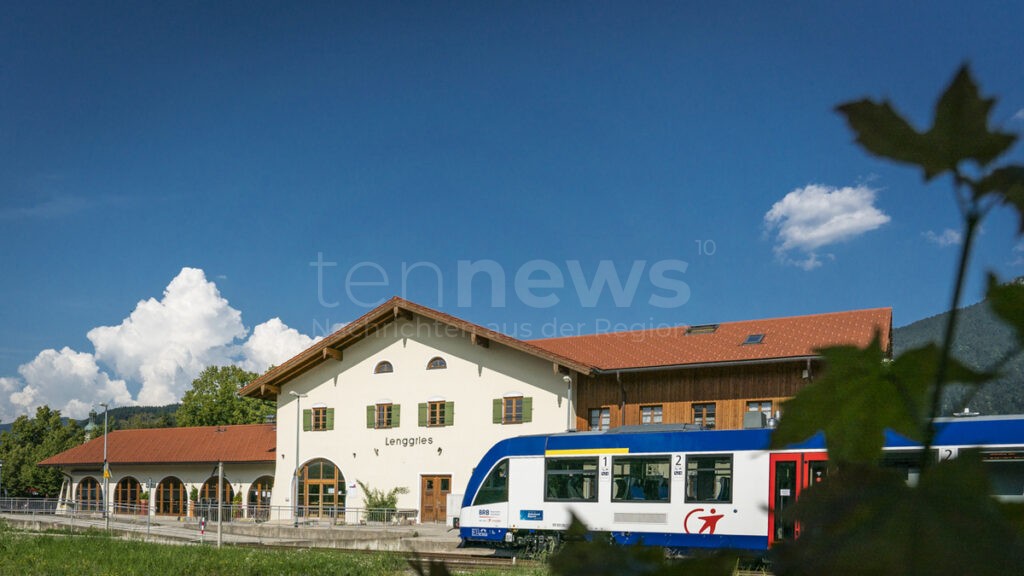 HOLZKIRCHEN - 🚂 Fahrplanänderungen von Samstag bis Mittwoch (15.-19.11.2025)! Züge im Oberland fahren fünf Minuten früher ab! ⏰