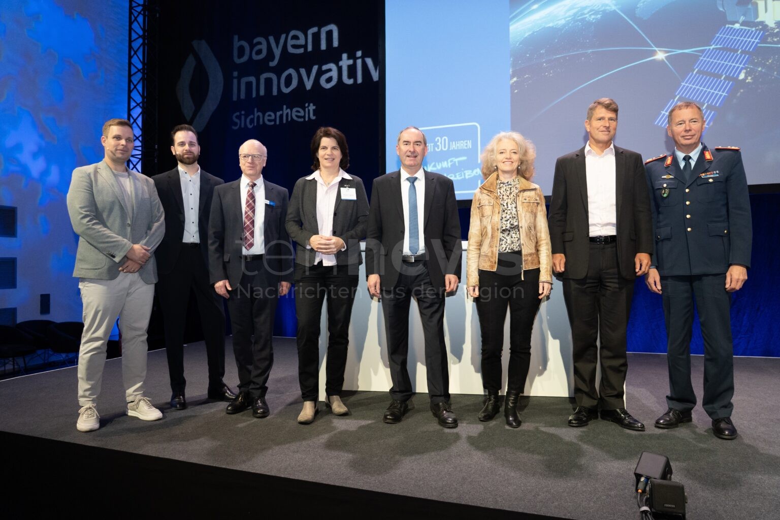 MÜNCHEN - 🚀 Bayern greift nach 35 Milliarden Euro für militärische Raumfahrt! TechHUB schafft neue Technologieplattform am Montag! 🛰️
