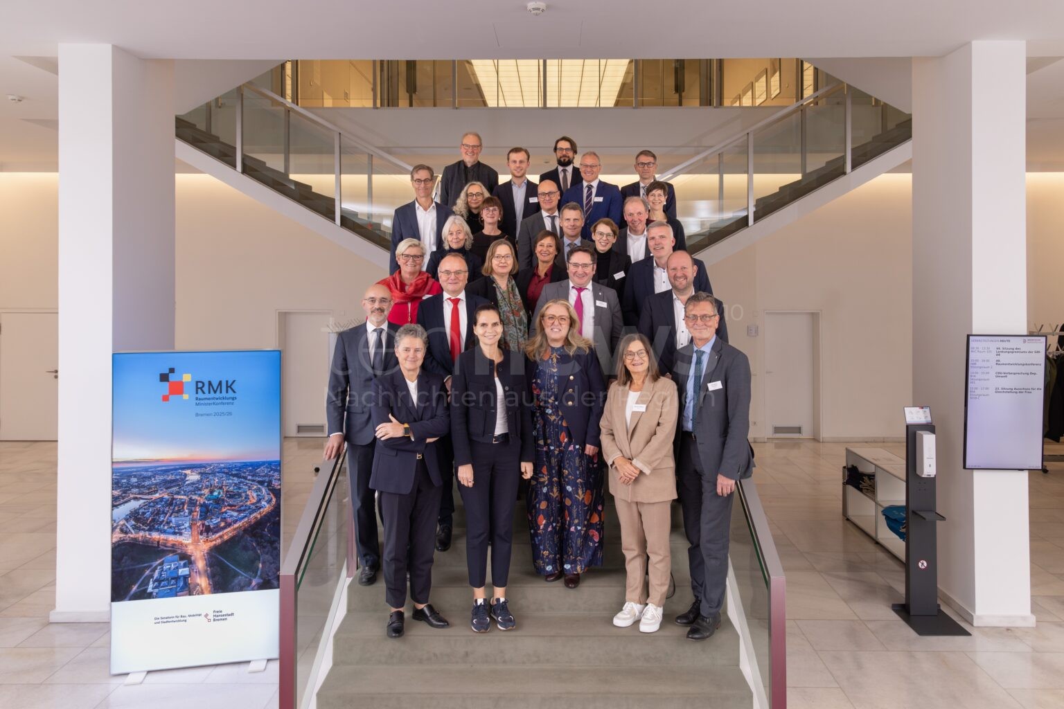 MÜNCHEN - 🎖️ Einstimmige Wahl in Bremen! Bayerns Staatssekretär Gotthardt übernimmt bundesweite Schlüsselrolle für Raumordnung und Verteidigung! 🇩🇪