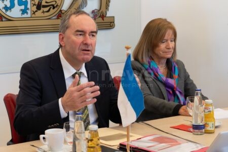 MÜNCHEN - 💧 Wasserstoff-Allianz am Mittwoch (11.12.2025)! Aiwanger und Marokko schmieden Partnerschaft - HyPipe One startet 2026! ⚡