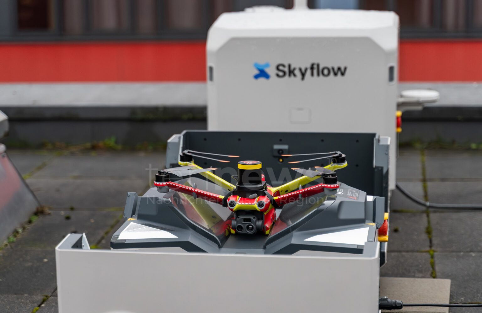 MÜNCHEN - 🚁 Feuerwehr startet ab Mittwoch (03.12.2025) deutschlandweit erstes automatisches Drohnensystem! Zwei Standorte! 🚒