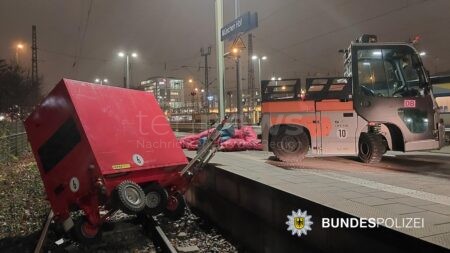 MÜNCHEN - 🚂 Unfall am Hauptbahnhof am Donnerstag (11.12.2025)! DB-Mitarbeiter kippt mit Anhänger ins Gleis - Oberleitung geerdet! ⚡