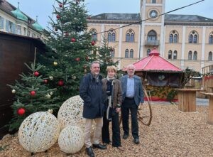 PFAFFENHOFEN AN DER ILM - 📚 Abschlusslesung am 21. November! Paula van Well beendet Lutz-Stipendium mit 25 Miniaturen über bayerische Traditionen! ✍️