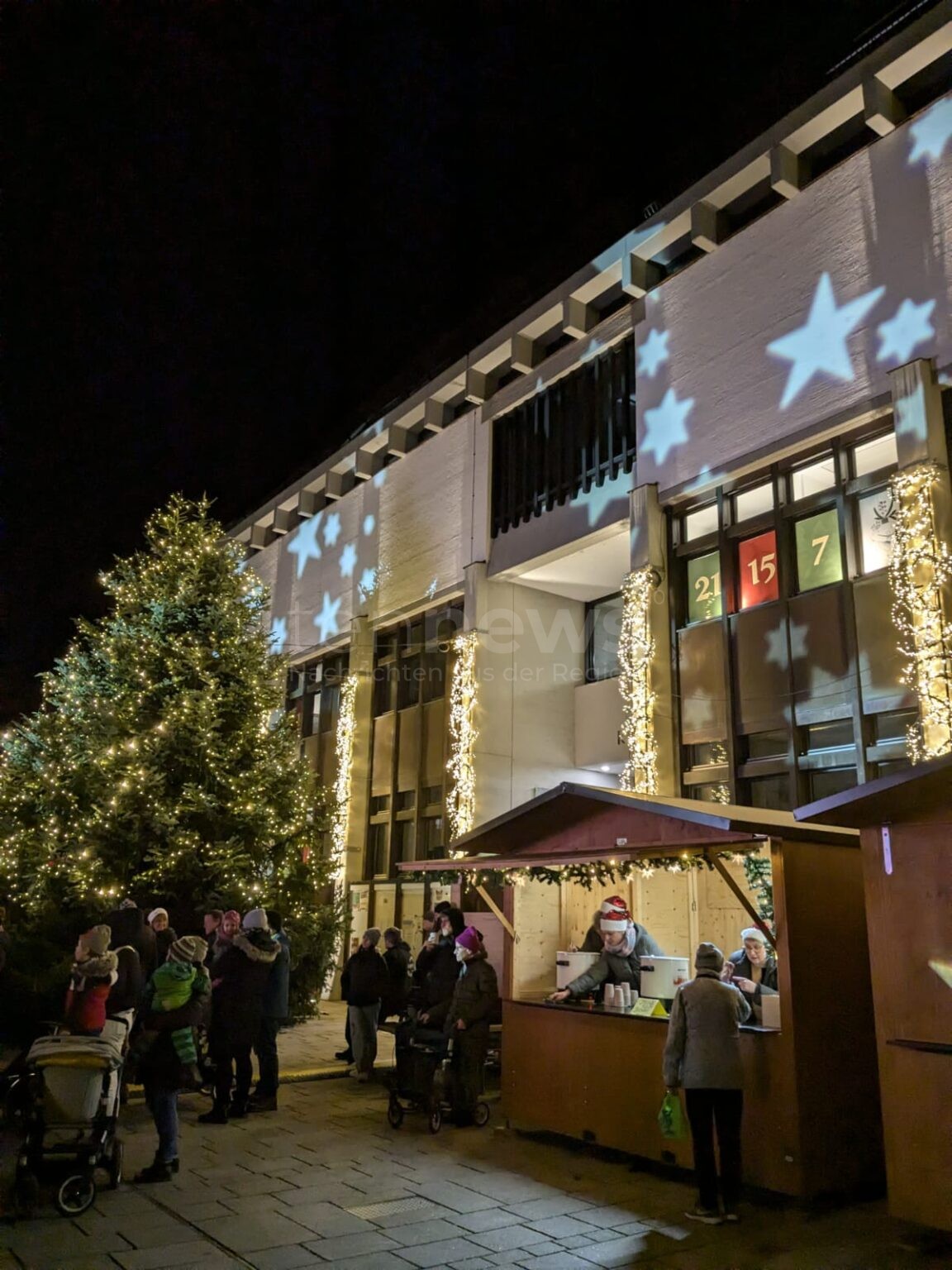 SCHROBENHAUSEN - 🎄 Adventsprogramm startet am Montag (01.12.2025) mit Blasorchester! Musik, Markt und Adventsfenster bis Weihnachten! 🎵