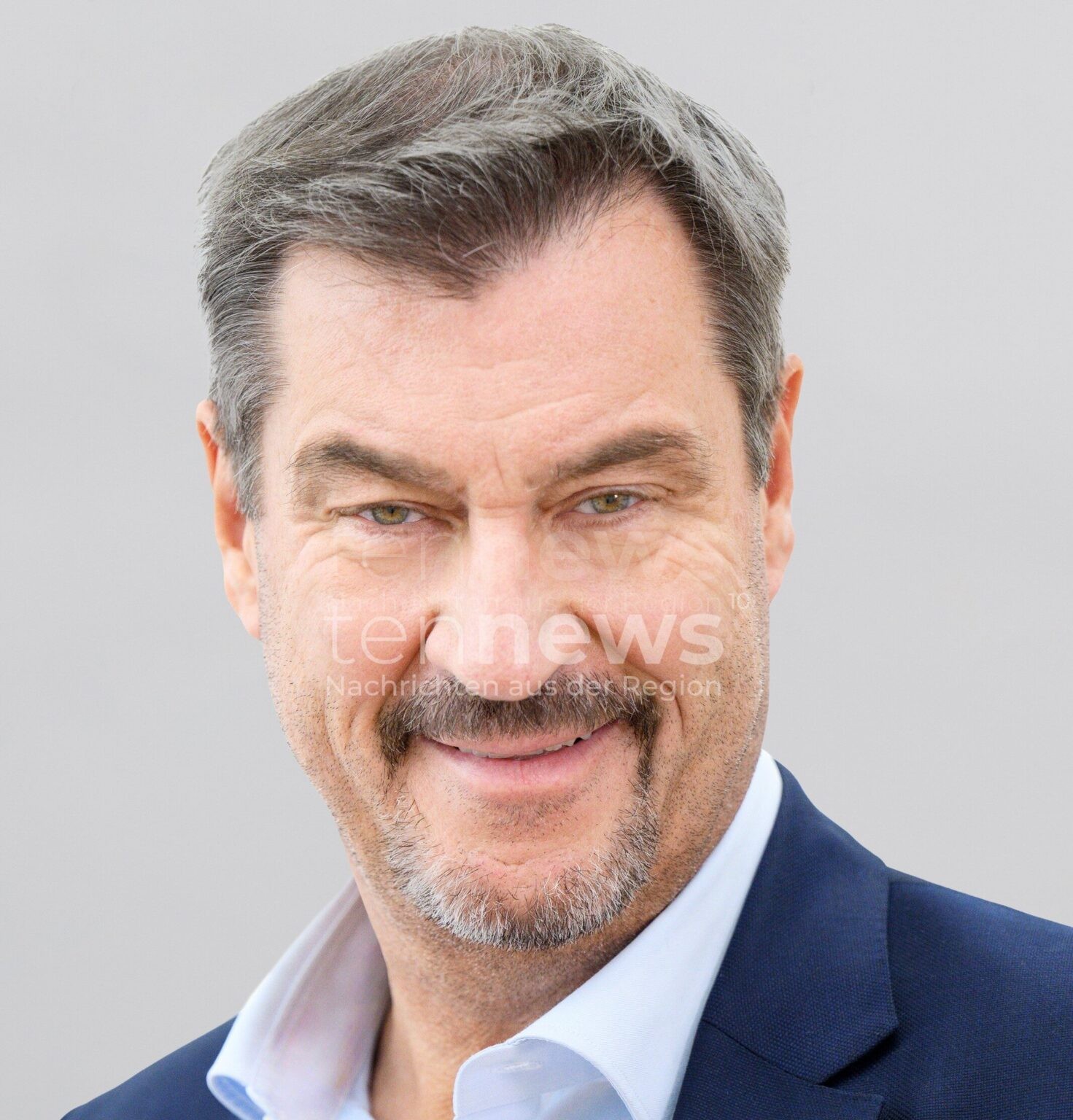 Söder nach Hüft-OP mit Krücken im Amt: Jahrelange Probleme durch Tennis-Karriere - tennews MÜNCHEN - 🏥 Söder nach Hüft-OP mit Krücken im Amt! Jahrelange Probleme durch Tennis-Karriere - Arthrose-Folgen! 🎾