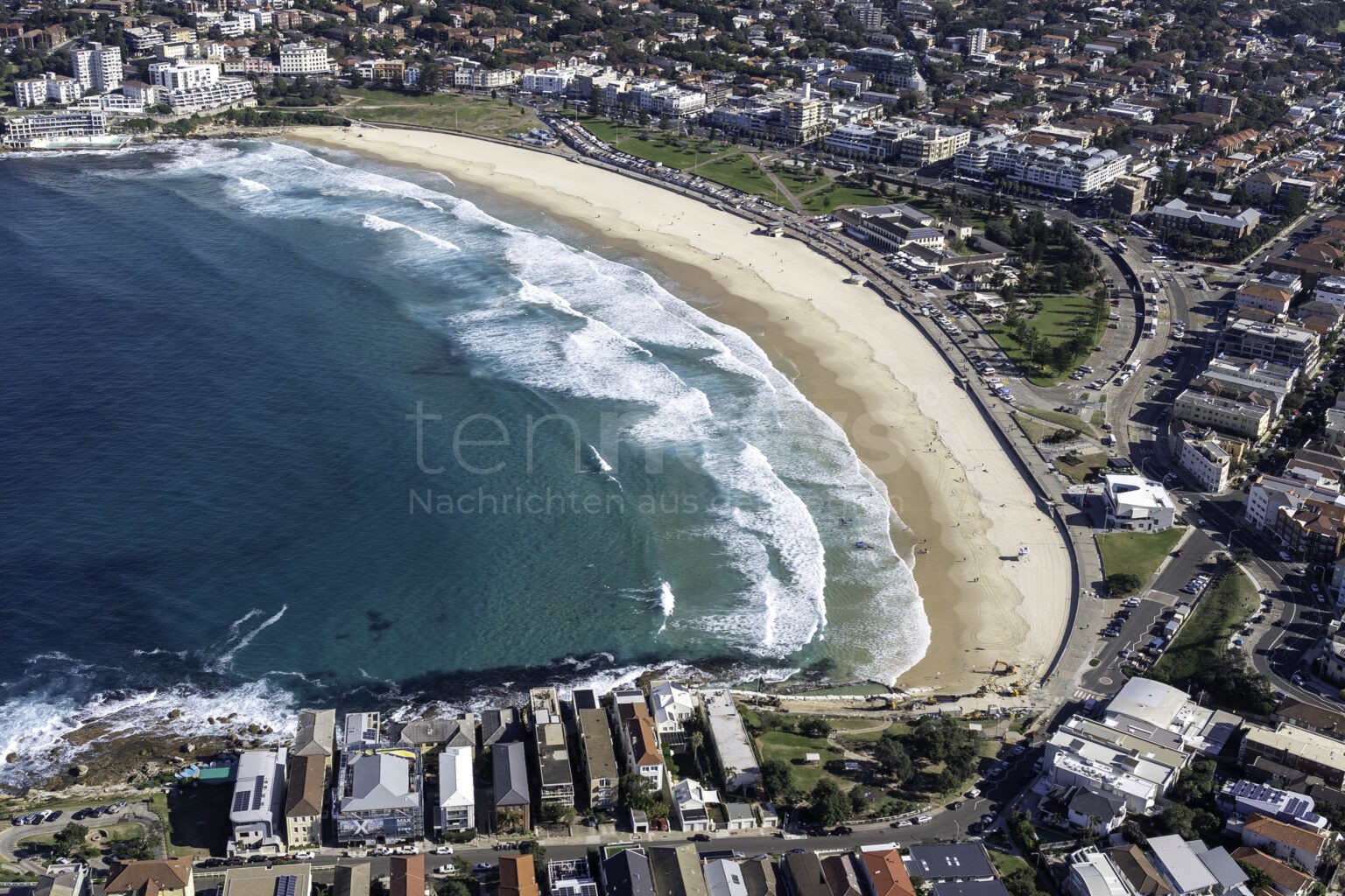Sydney: Angriff auf Chanukka-Fest am Bondi Beach – Schüsse, Tote und Entsetzen! - tennews 🚨 SYDNEY – Angriff auf Chanukka-Fest am Bondi Beach: Schüsse auf jüdische Feier, mindestens zehn Tote, 13 Verletzte, Polizei und Spezialeinheiten im Einsatz. 🚔