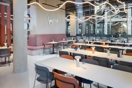 MÜNCHEN - 🍽️ Neue Gastronomie seit Mittwoch (03.12.2025)! Bistro forty8 und Cafébar nosh am LabCampus - auch für externe Gäste geöffnet! ☕