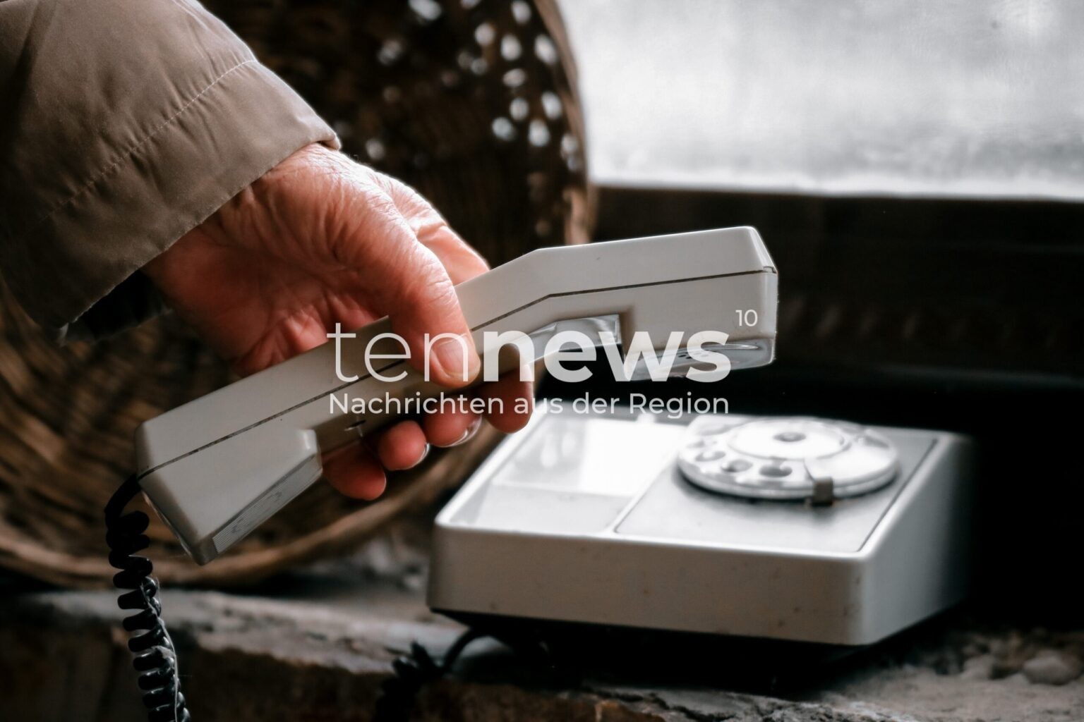 Schlaues Duo schlägt zu: Rentner (85) überführt Telefonbetrüger schon zum zweiten Mal! - tennews INGOLSTADT - 📞 Schlaues Rentner-Duo am Dienstag (16.12.2025)! Senior (85) überführt Telefonbetrüger bereits zum zweiten Mal! 🕵️