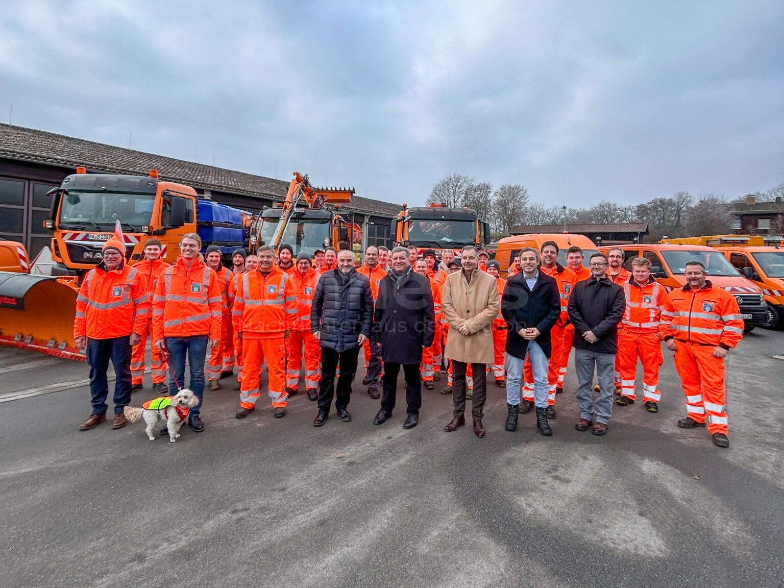 VILSHOFEN - ❄️ Winterdienst-Helden am Dienstag (23.12.2025) geehrt! 2.000 Bayern räumen Straßen an Heiligabend frei - Bernreiter sagt "Vergelt's Gott"! 🚛