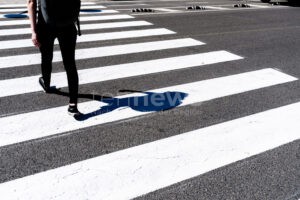 PFAFFENHOFEN AN DER ILM - 🚗 Zebrastreifen-Unfall am Mittwoch (03.12.2025)! 73-Jährige übersieht 16-Jährige auf Fußgängerüberweg! 🚶‍♀️