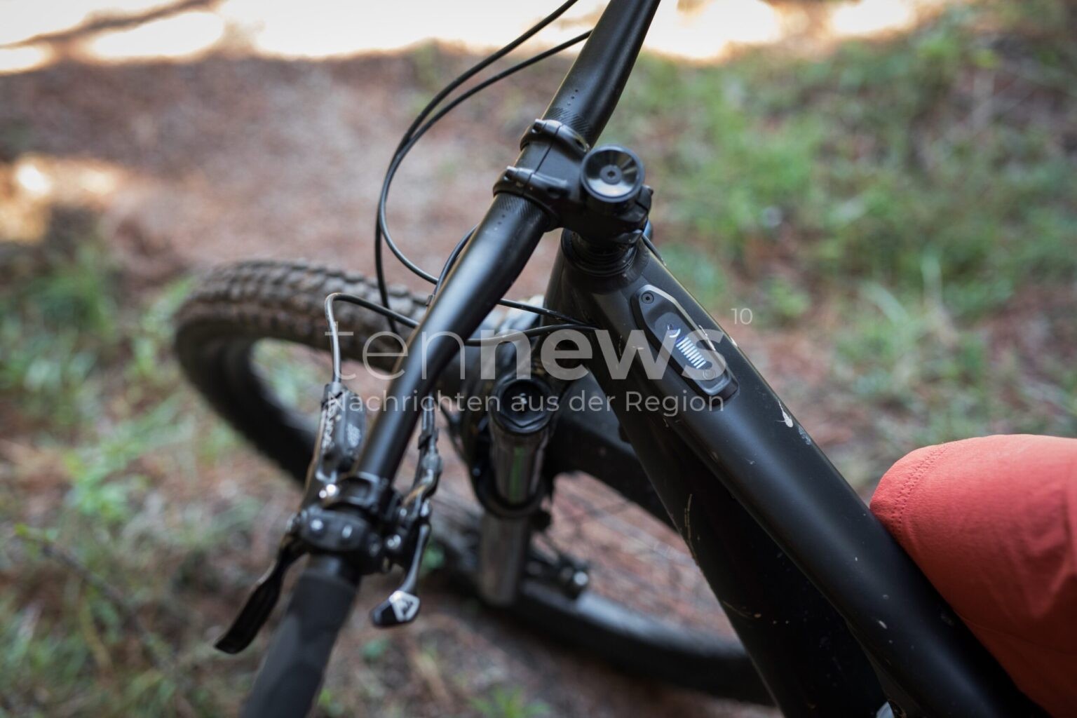 ARESING - 🚲 Diebstahl zwischen 1. und 19. Januar! Anthrazitfarbenes Telefunken E-Bike aus Stadl gestohlen! 🚔