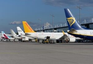 NÜRNBERG - ✈️ Passagierrekord 2025! 4,5 Millionen Fluggäste am Airport Nürnberg - erfolgreichstes Jahr der Geschichte! 📈