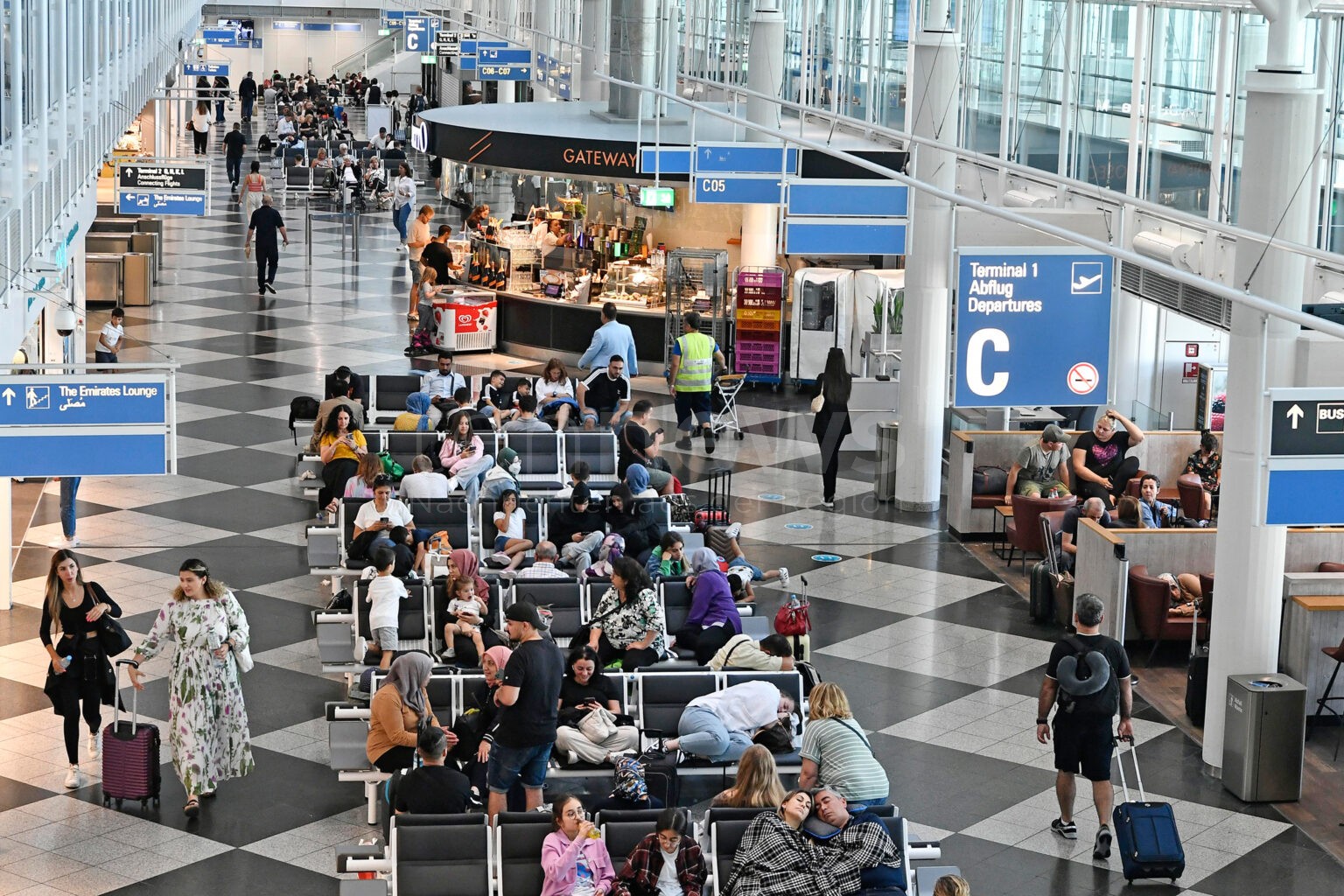 MÜNCHEN - ✈️ München ist Deutschlands Wachstums-Airport! 1,8 Millionen mehr Passagiere - 43,4 Millionen Fluggäste 2025! 📊